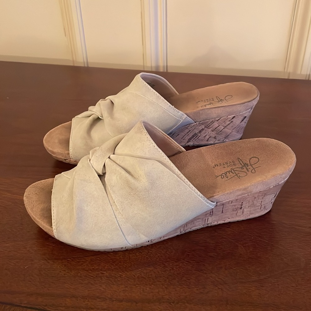 Life Stride Women's Cream Slide Sandals